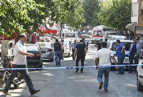 D­i­y­a­r­b­a­k­ı­r­­d­a­ ­P­o­l­i­s­e­ ­S­a­l­d­ı­r­ı­y­l­a­ ­İ­l­g­i­l­i­ ­1­7­ ­G­ö­z­a­l­t­ı­